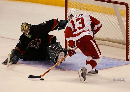 Pavel Datsyuk roofs a goal in the Winter Classic shootout 