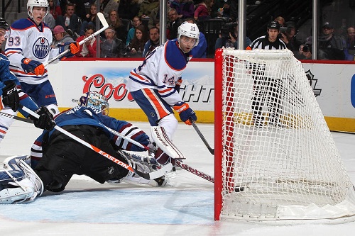 Oilers Beat Avalanche, End Losing Streak