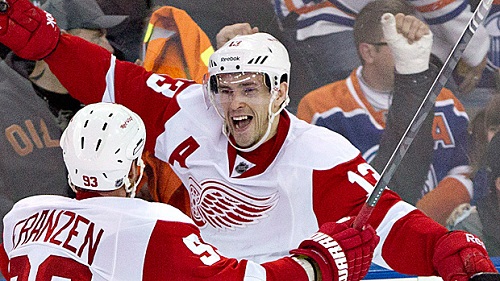 Pavel Datsyuk will remain in Detroit for the next four years after contract extension with the Red Wings. (Jason Franson/Canadian Press)