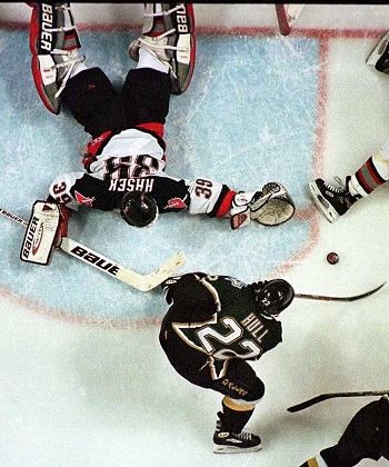 Brett Hull proved to be the final piece the Stars needed in the 1998-99 season