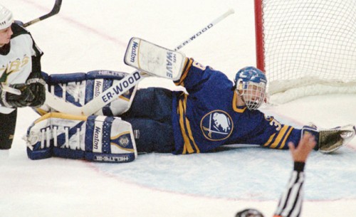 Sabres to officially retire Hasek's jersey next season