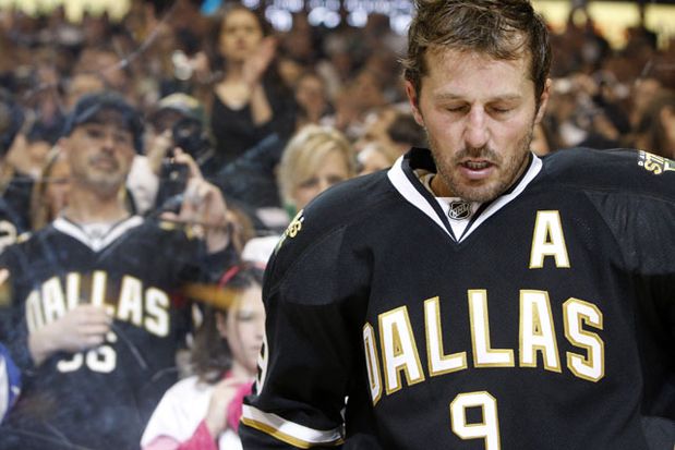 Modano stuck with the Stars throughout the years and continues to work within the organization and live in Dallas to this day. (Photo by Vernon Bryant / DMN)