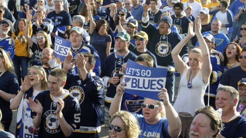 St. Louis Blues go all in for first throwback night of the season - Article  - Bardown