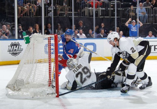 Martin St. Louis scores the first goal of the game in Game 6. (Scott Levy – NHLi via Getty Images)