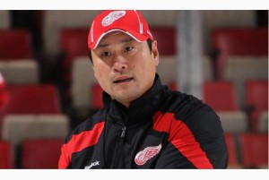 Jim Paek was an assistant for the Red Wings' AHL affiliate Grand Rapids Griffins for nine seasons before he accepted a position with South Korea's national team. (DAVE REGINEK / GETTY IMAGES FILE)