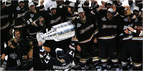 Top 10 Best Anaheim Ducks Players of All Time