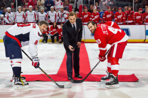 Sergei Fedorov drops the puck for the ceremonial faceoff before a contest between the Detroit Red Wings and Washington Capitals. November 11, 2015.(Photo by Dave Reginek/NHLI via Getty Images)