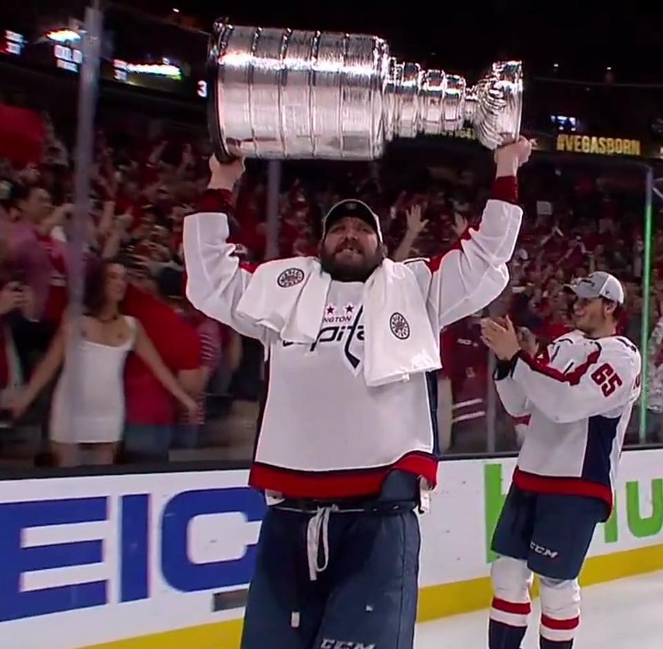 At last, Capitals hoist the Cup. ‪※6/8/2018,Washington Post‬ ‪#NHL # StanleyCup ‬ ‪…