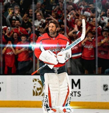 Henrik Lundqvist takes rightful place among Rangers legends