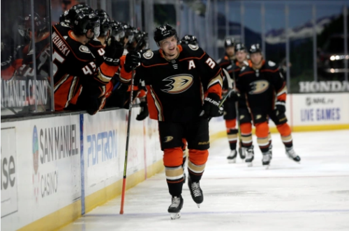 The Anaheim Ducks will retire two legendary players' numbers this